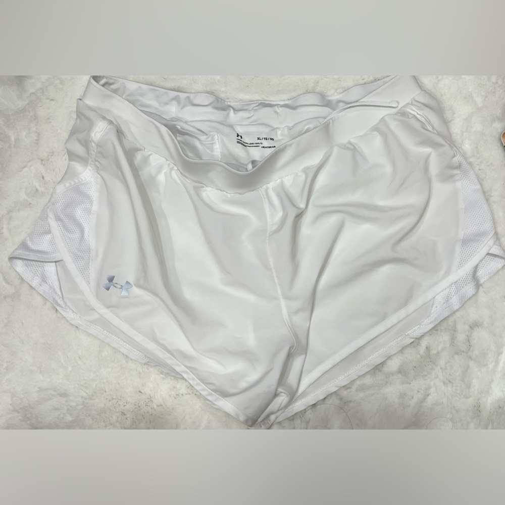 White under armour running shorts